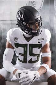 Pin By Chase Billings On Oregon Ducks Oregon Football College Football Uniforms Football