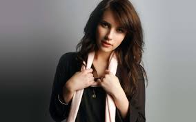 Emma Roberts Hd Pictures Emma Roberts Emma Roberts Hair Brunette