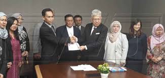 Jabatan agama islam berganding bahu dengan majlis ugama islam sabah (muis). Pejabat Hal Ehwal Anak Negeri Sabah