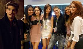 Eduardo luiz saverin is a brazilian internet entrepreneur, economist and angel investor. Eduardo Saverin The Geek Who Is Learning How To Party With His Facebook Billions Daily Mail Online