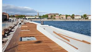 24,195 likes · 7 talking about this · 52,940 were here. Ravenna Procede La Posa Del Legno Per La Passerella Sulla Banchina Della Darsena