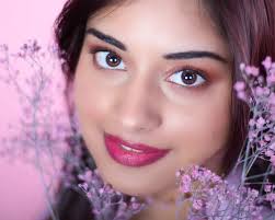 Last of the pink beauty shots with beautiful @siema_bis #gorgeousgirl  #fotoshoot #fotograafvlaardingen #beautyshoot #browneyes #pinkvibes  #beautifuleyes #closeup #photography #dutchmodel #naturalbeauty  #portretfotografie