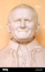 Sculpture of pope hi-res stock photography and images