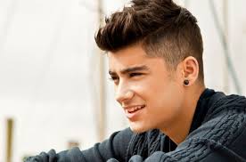 Meskipun v bts memotong rambut dengan sangat ekstrem, netizen masih tetap menyukainya. 7 Inspirasi Gaya Rambut Zayn Malik Biar Kamu Kelihatan Lebih Ganteng