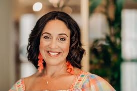 Thinking of eloping? This couple escaped to magical Maui for their intimate  wedding, and you can, too! :: Vegan Weddings