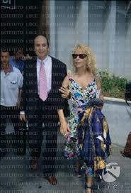 Jump to navigation jump to search. Francesco Alberoni Con La Moglie Rosa Giannetta Archivio Storico Istituto Luce