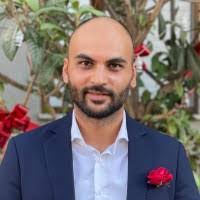 Ali Omari's Instagram, Twitter & Facebook