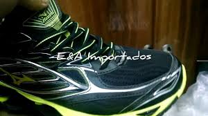 La chaussure de running pour homme mizuno wave prophecy 6, ici présentée en coloris noir et jaune, est un modèle conçu pour les coureurs de plus de 85 kg à foulée universelle. Mizuno Wave Prophecy 6 Review Sochim Com