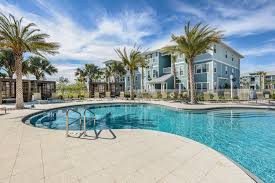 Tenants Of New Airbnb Branded Complex In Florida Feel Blindsided The Residents Of Domain Apartments In Kissimmee Florida Jus Tenants Kissimmee Florida Florida