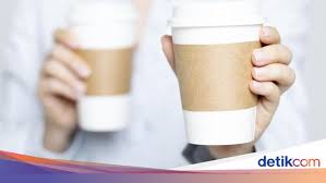 Jadi untuk 1kg (1000gr) kopi, idealnya dapat menghasilkan sekitar. Hati Hati Minum Kopi Di Gelas Kertas Berisiko Tercemar 25 Ribu Partikel Plastik