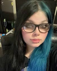 Michelle Landreth's Instagram, Twitter & Facebook