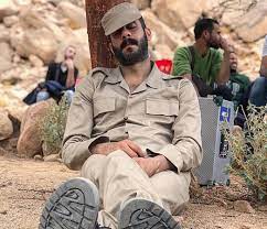 الفنان محمد فراج في مشهد من الممر فيلم الممر يتناول قصة قوات الصاعقة المصرية خلال حرب الاستنزاف، وعلى رأسهم أحد القادة البواسل الذي يُدعى نور. Ù…Ø­Ù…Ø¯ ÙØ±Ø§Ø¬ Ù„Ù†ÙˆØ§Ø¹Ù… Ù…Ø±Ø±Øª Ø¨ØµØ¹ÙˆØ¨Ø§Øª Ù†ÙØ³ÙŠØ© ÙÙŠ Ø§Ù„Ù…Ù…Ø± Ù†ÙˆØ§Ø¹Ù…