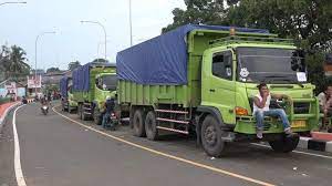 Modifikasi truk dam/ dump tentunya akan semakin membuat pemilik merasa bangga dan senang. 44 Mobil Dump Truk Dijejerkan Di Jembatan Musi Iv Palembang Sriwijaya Post