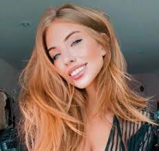 Diana Grove's Instagram, Twitter & Facebook