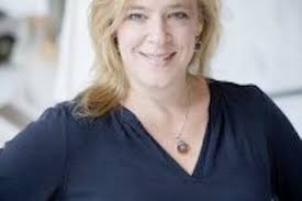 Danielle Custer's Instagram, Twitter & Facebook