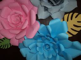 Cartulina papel fomi, tijera, pega, regla de. Tutorial De Artesanias Flores Gigantes En Cartulina