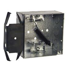 Maybe you would like to learn more about one of these? Raco 4 In Square Box Welded 2 1 8 In Deep With 1 2 In And Tko Ko S And Ac Mc Flex Clamps And Box Loc Bracket 25 Pack 243 The Home Depot