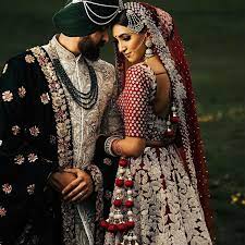 Best International Indian Designers Overseas For Nri Brides Indian Wedding Photography Couples Indian Wedding Couple Photography Indian Wedding Poses
