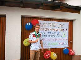 Check out his latest detailed stats including goals, assists, strengths & weaknesses. Bosingen Fussball Em Gemeinde Ist Stolz Auf Joshua Kimmich Rottweil Umgebung Schwarzwalder Bote