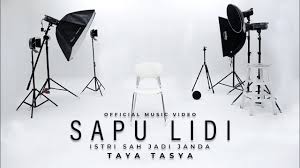 Belum ada info detil tentang single ini. Muncul Video Klip Mirip Banget Lagu Sapu Jagat Milik Sabyan Gambus