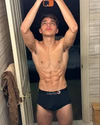 Brad on X: Like and retweet this if I look good enough to eat😋. Just  posted these on my instagram! Follow me! username: flowasthetao  t.coLAG6lYJZNy t.coFbjLDcDqzV  X