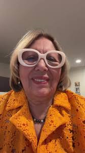 Clases de Etiqueta en la mesa,, curso a cargo de la profesora Ruby  Villanueva Cruz, si deseas aprender a usar correctamente los cubiertos y  desenvolverte de forma adecuada en tus reuniones, nosotros