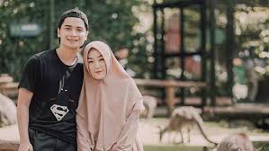 Muhammad's birth flower is violet and birthstone is amethyst. Alvin Faiz Son Of The Late Ustaz Arifin Ilham Is Sued For Divorce And Reveals The Cause
