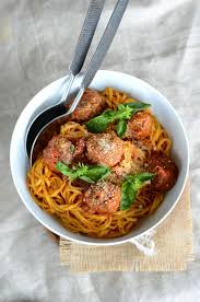 Tagliolini Aux Boulettes De Boeuf Et Sauce Tomate Au Basilic Boulettes De Boeuf Recettes De Nouilles Boulette