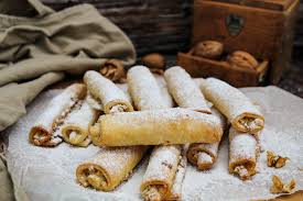 Mini Rolls A La Noix De Grenoble Les Gourmandises Des Poupees Russes En 2020 Noix De Grenoble Alimentation Noix