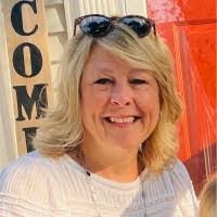 Bethany Murdock's Instagram, Twitter & Facebook