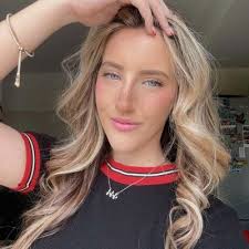 A sneak peek into our All-That-Inspo Slack channel 👀