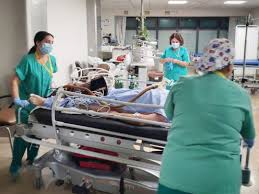En conferencia de prensa junto a sus ministros, el mandatario anunció que las restricciones se deben al pico de la segunda ola de la pandemia que generó un. En Vigor Las Nuevas Restricciones En Andalucia Por El Virus Radio Sevilla Hoy Por Hoy Matinal Andalucia Cadena Ser