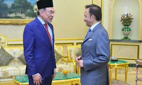 Berangkat sama, tunku mahkota johor, tunku ismail sultan ibrahim. Sultan Meets With Anwar Ibrahim At Istana The Scoop