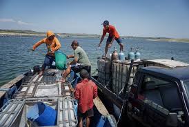 Elke dag worden duizenden nieuwe afbeeldingen van hoge kwaliteit toegevoegd. Panen Ikan Air Tawar Jaring Apung Di Waduk Kedung Ombo Republika Online