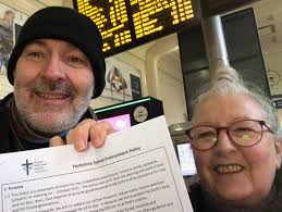 Moderator officially signs Environmental Policy!