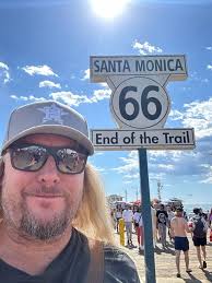 🤘 ALL WORK AND NO ROCK MAKES BRETT A DULL BOY 🤘