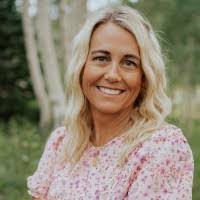 Stephanie Talbot's Instagram, Twitter & Facebook