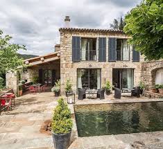 Magazine De Decoration En Ligne E Magdeco Devoile Des Reportages Complets Dans Maison En Pierre Maison Architecte Modele Maison Moderne