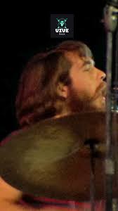 20 de enero de 1952, nace Stanley Harvey Eisen en Queens, Nueva York,  Estados Unidos. Mejor conocido como ''Paul Stanley''. Es un músico de hard  rock/glam estadounidense. Es la voz principal, guitarra