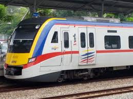 Terdapat 2 jaringan landasan kereta api di semenanjung malaysia, iaitu di pantai barat dan pantai timur. Ktm Komuter Landasan