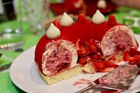 Fraisier Genoise Creme Diplomate Vanille Creme Diplomate Fraise Insert Fraises Cuites Et Fraiches Glacage Velou Fraisier Creme Diplomate Recettes Sucrees