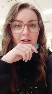 parti 2 😅 je suis seule dans l'école pour ceux qui juge, car je le porte  pas je ferme l'école à chaque soir ✌#educatrice #masques #sdg #fyp #covid19