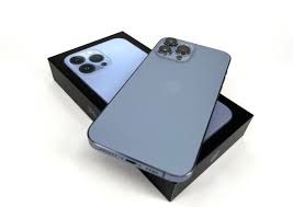 Apple iPhone 13 Pro Max smartphone ...