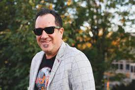 Ludo zaljubljen, adio kumpanji, srce od leda и другие песни. Neno Belan Ne Zelim Privatni Zivot Izlagati Ocima Javnosti Jer On Ne Pripada Njima Nego Meni Tportal