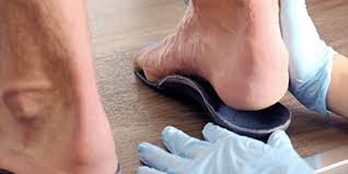 Pour les faire disparaître, le kinésithérapeute peut agir de différentes manières :si ces traitements ne suffisent pas, le médecin ou le kiné peuvent recourir à une. Douleur Au Talon Problemes De Pieds Les Cliniques Podimedic