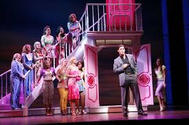 The story is based on the novel legally blonde by amanda brown and the 2001 film of the same name. Legally Blonde The Musical Broadway Legally Blonde The Musical Londen Steden