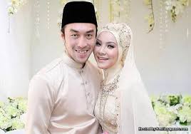 Jom tonton video ringkas daripada beliau dibawah ini. 5 Gaya Urut Batin Suami Yang Di Benci Isteri Sentiasa Panas