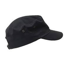 Casquette noire avec la forme de la traditionnelle casquette de baseball. Idees Cadeaux Noel Homme Casquette Militaire Noire Casquette Top Mode Pour Homme Ou Femme Sur Bijoucolor