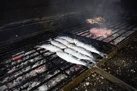 Aliás, muito mais do que a comida típica da cidade. 15 Coisas Que Tem De Saber Sobre A Sardinha Eggas