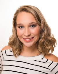 Julie Meador's Instagram, Twitter & Facebook